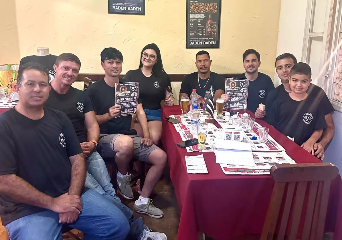 Torcedores do Botafogo organizam programação especial e transmissão da final da Libertadores no Centro de Santos Dumont